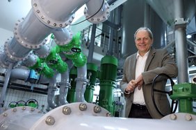 Detlef Schumacher, Geschäftsführer der NEW NiederrheinWasser, der Trinkwassertochter der NEW, gibt Tipps wie jeder Bürger zum Schutz des Trinkwassers beitragen kann.